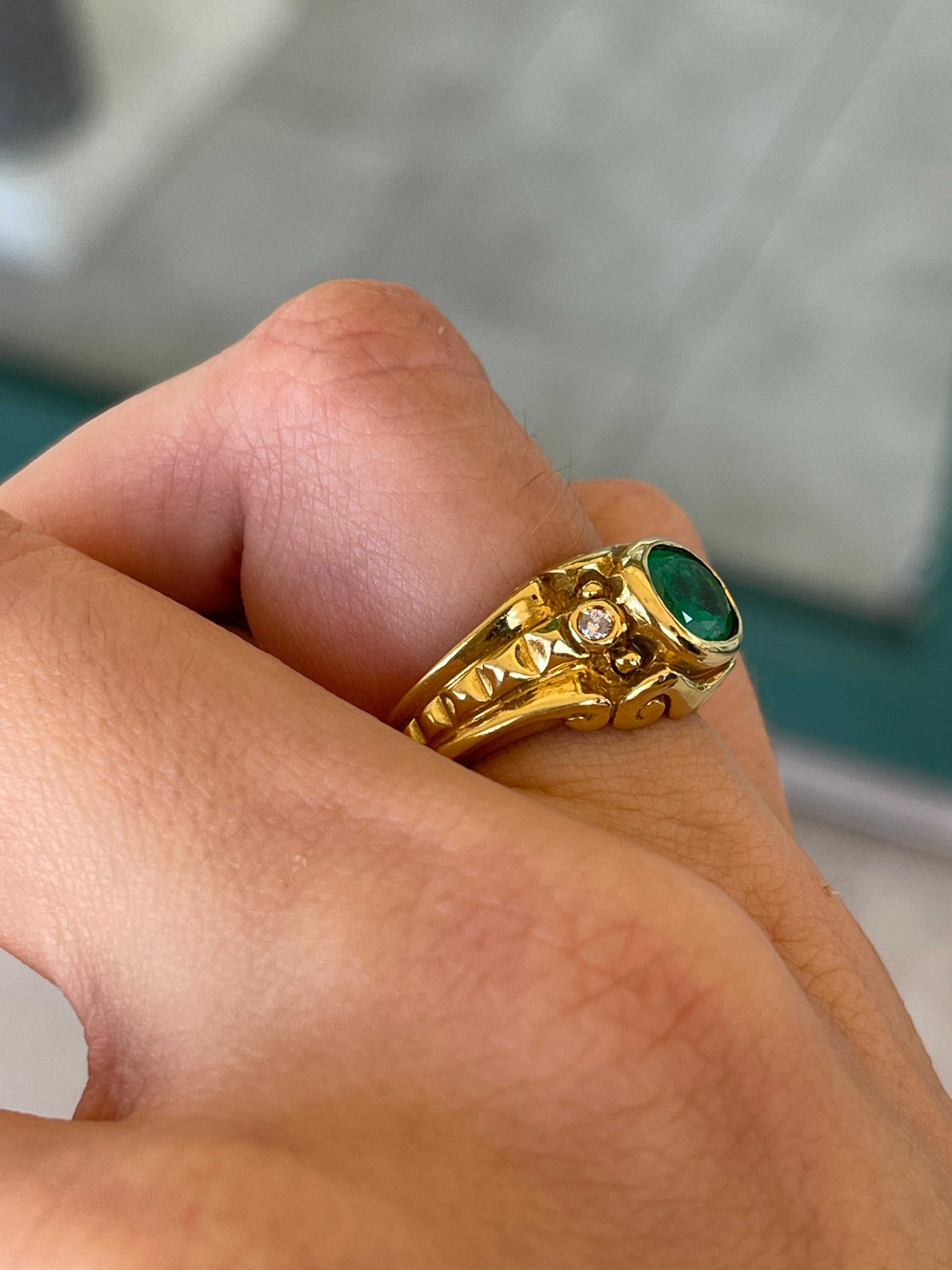 1.05tcw 18K Antique Natural Rich Green Emerald & Brilliant Round Diamond 3 Stone Ring 750 Gold