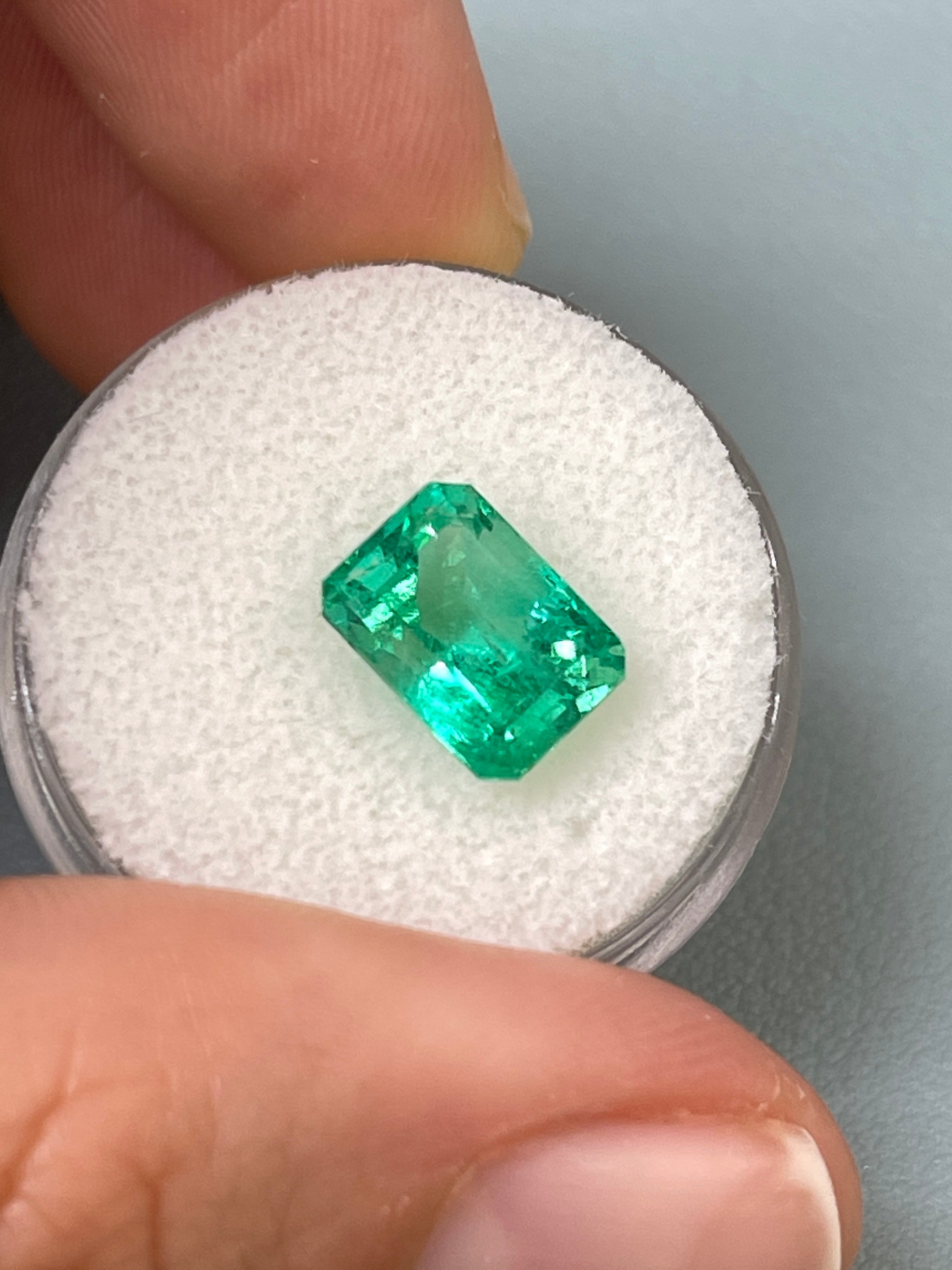 3.14 Carat 10x7.5 Vibrant Muzo Green Natural Loose Colombian Emerald- Radiant Cut - JR Colombian Emeralds