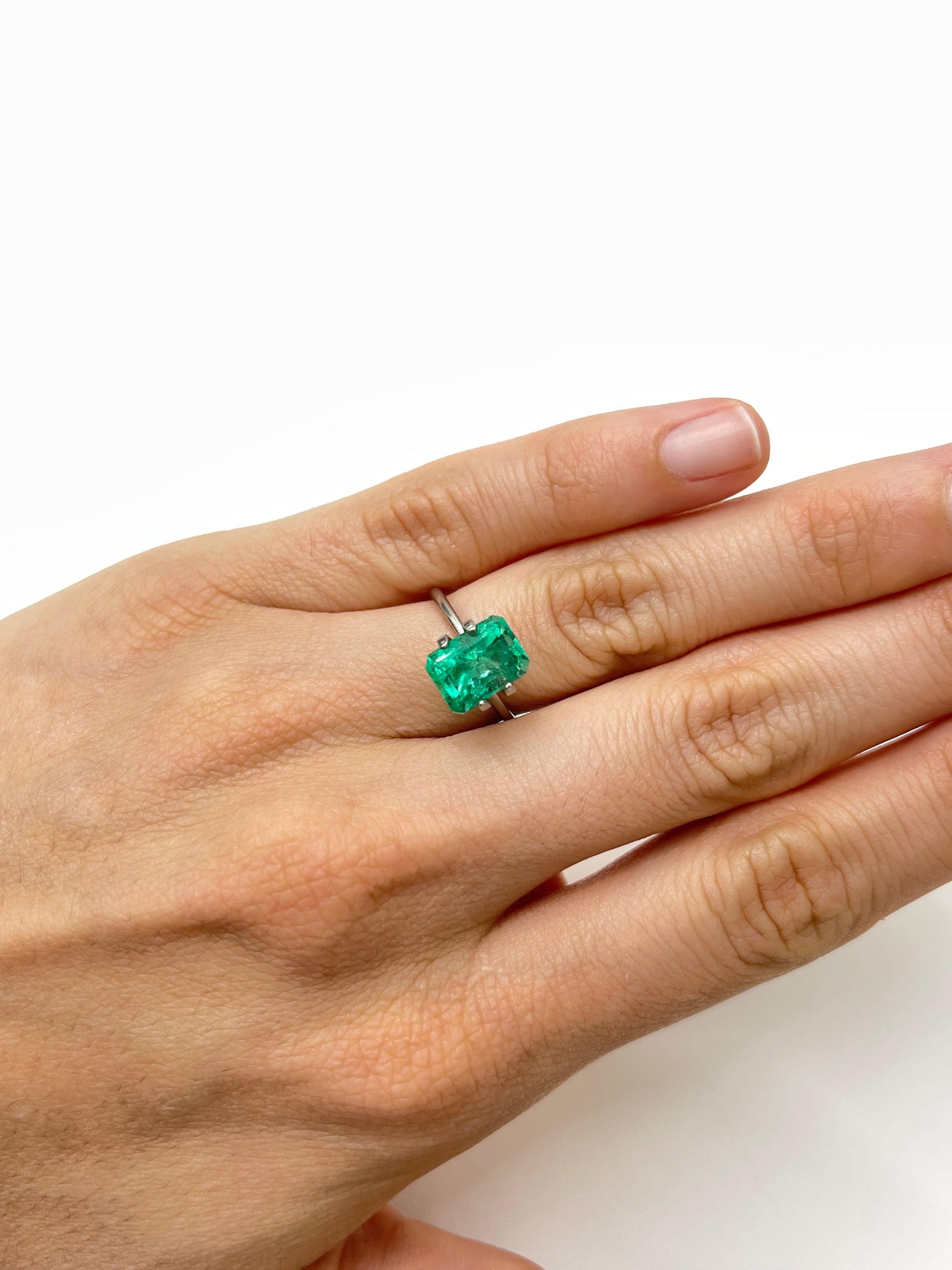 3.14 Carat 10x7.5 Vibrant Muzo Green Natural Loose Colombian Emerald- Radiant Cut - JR Colombian Emeralds