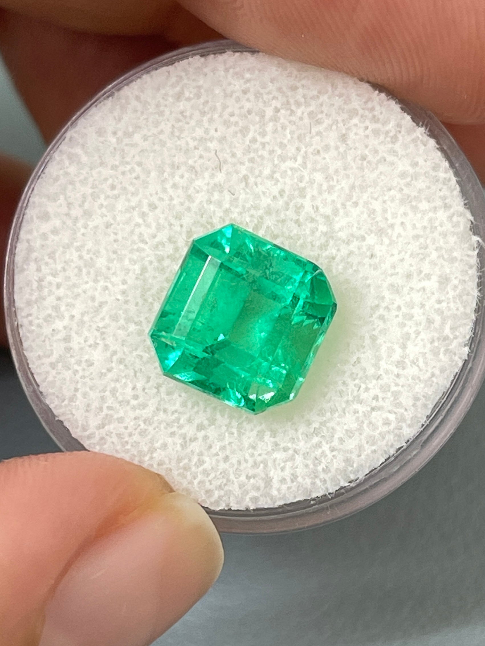 4.03 Carat 9.5x9.5 Electric Muzo Green Loose Colombian Emerald-Asscher Cut - JR Colombian Emeralds