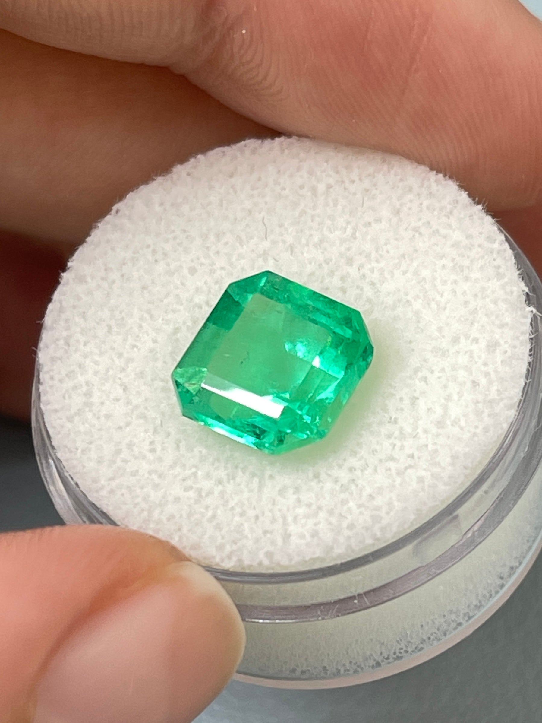 4.03 Carat 9.5x9.5 Electric Muzo Green Loose Colombian Emerald-Asscher Cut - JR Colombian Emeralds