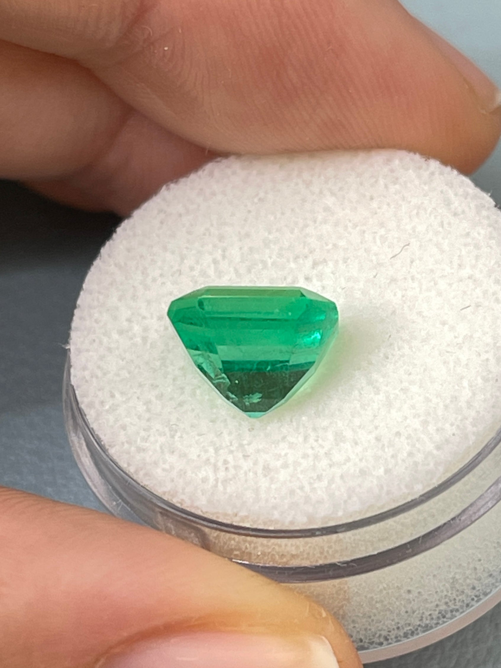 4.03 Carat 9.5x9.5 Electric Muzo Green Loose Colombian Emerald-Asscher Cut - JR Colombian Emeralds