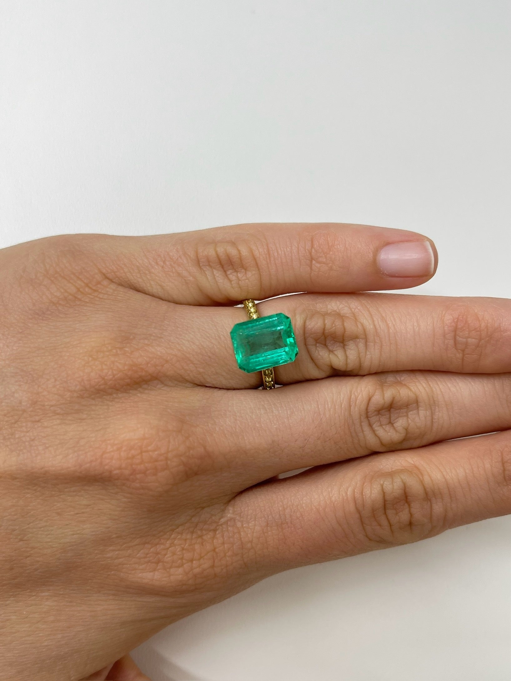 5.50 Carat 11.8mx9.7 Medium Green Natural Loose Colombian Emerald-Classic Emerald Cut - JR Colombian Emeralds