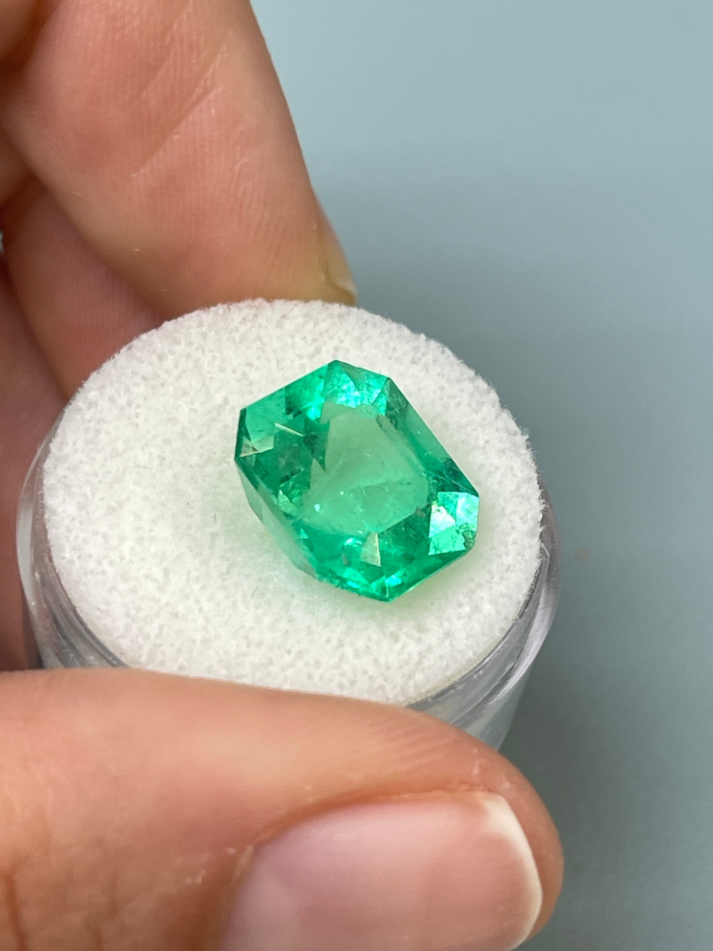 7.92 Carat 13x11.5 Chunky Emerald Cut Loose Colombian Emerald-Emerald Cut - JR Colombian Emeralds