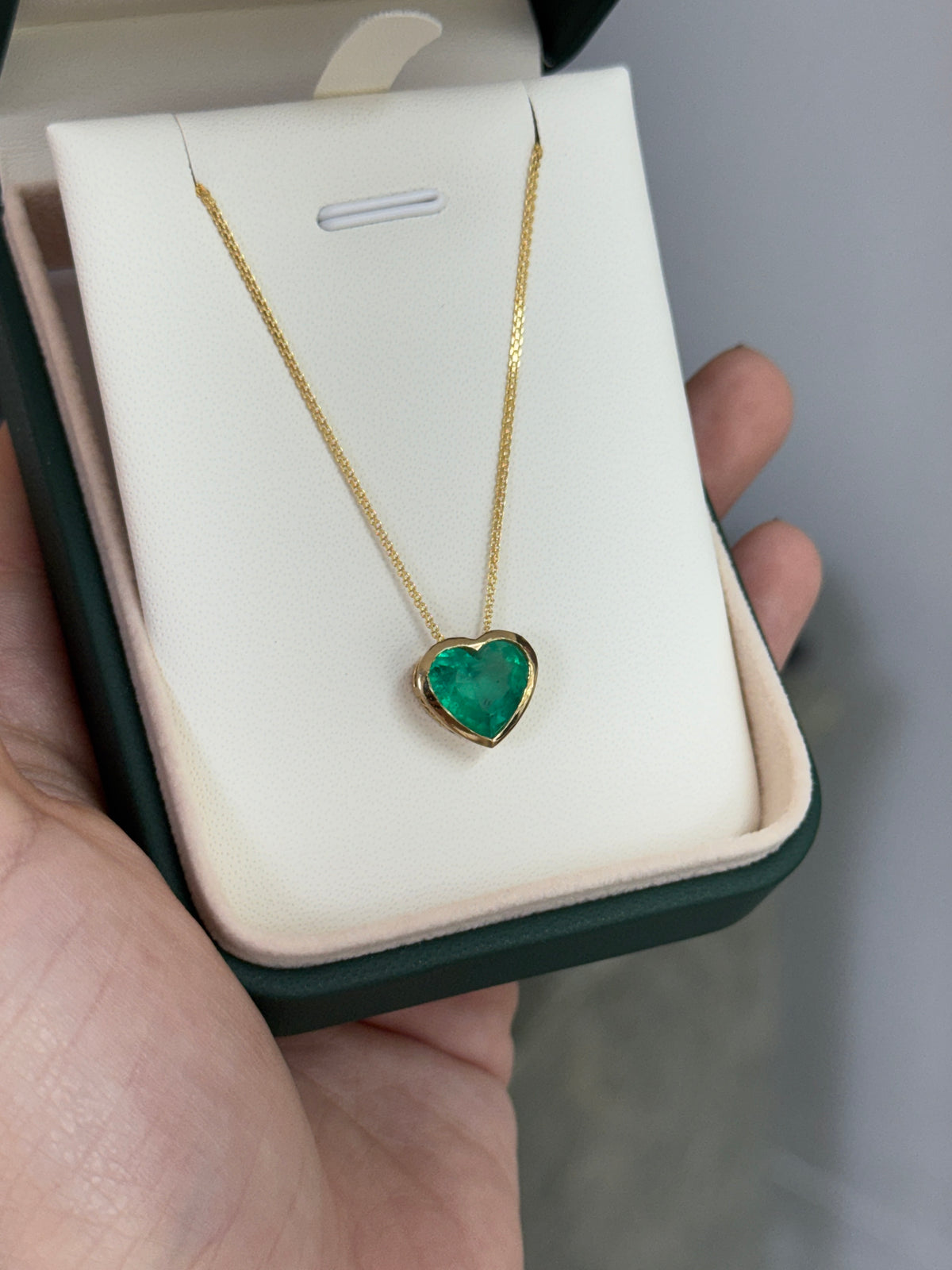 2.72ct 18K Colombian Emerald Heart Cut Solitaire Necklace