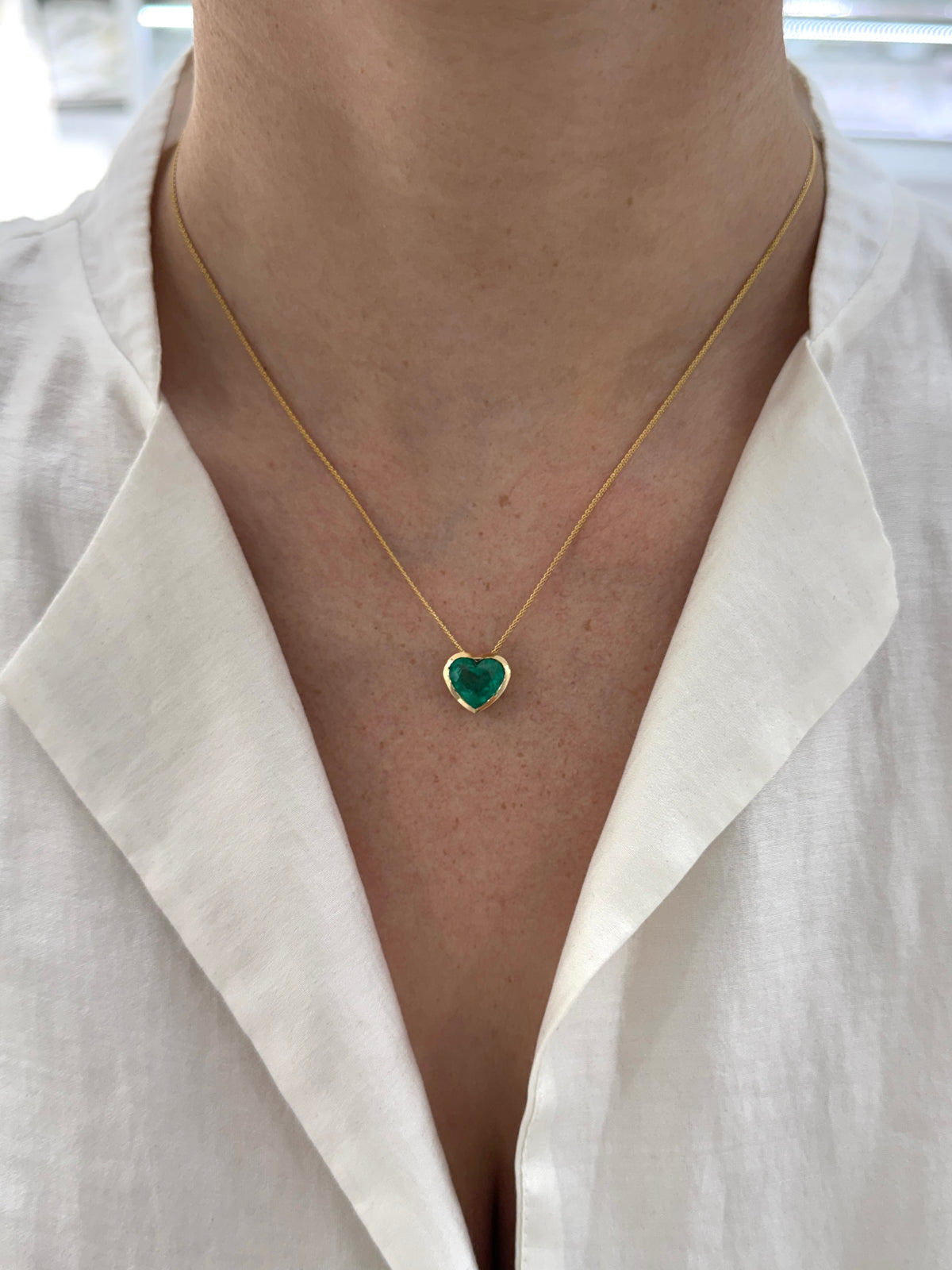 2.72ct 18K Colombian Emerald Heart Cut Solitaire Necklace