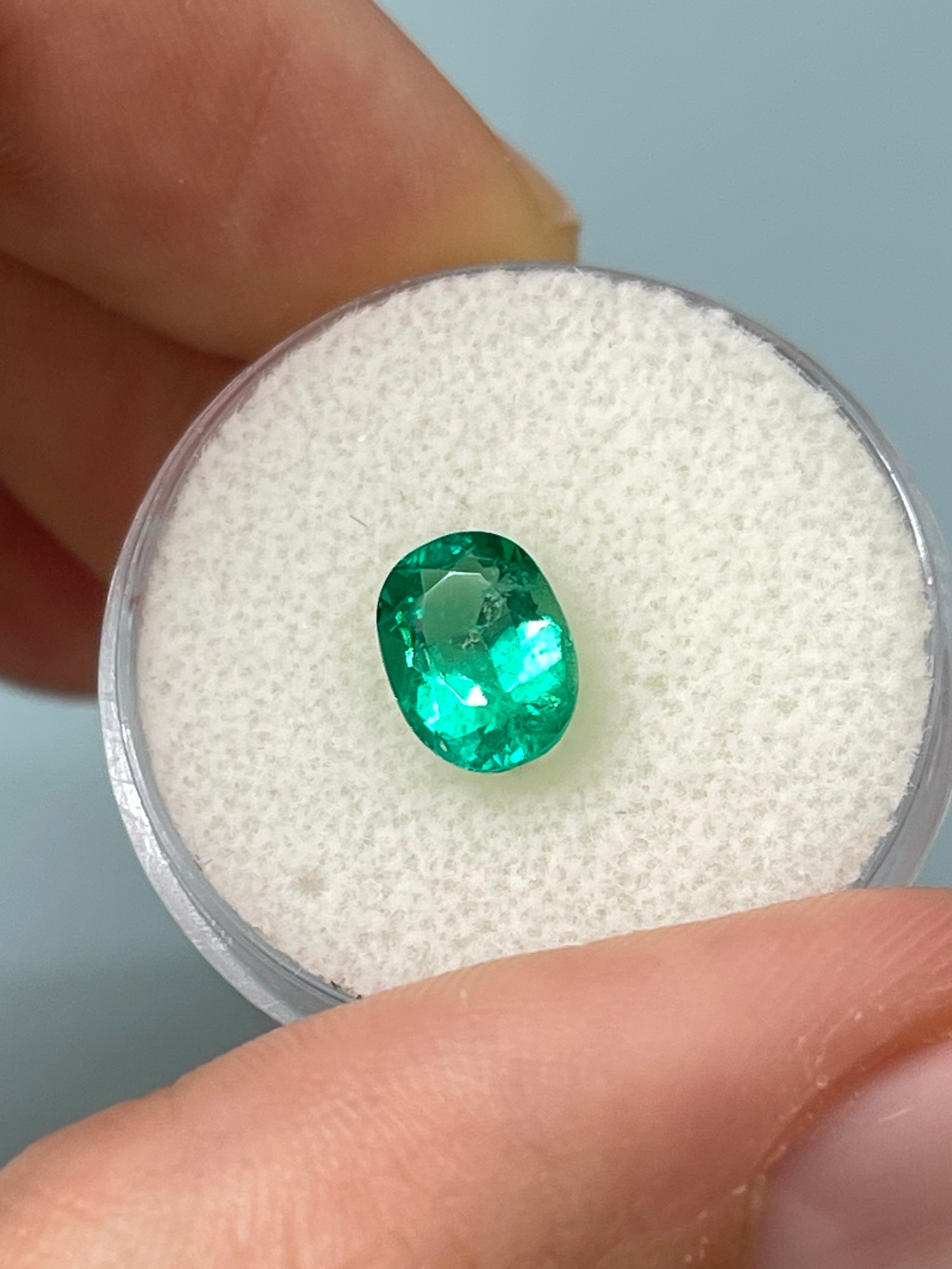 1.55 Carat AAA 9x6 Bluish Green Natural Loose Colombian Emerald-Oval Cut - JR Colombian Emeralds