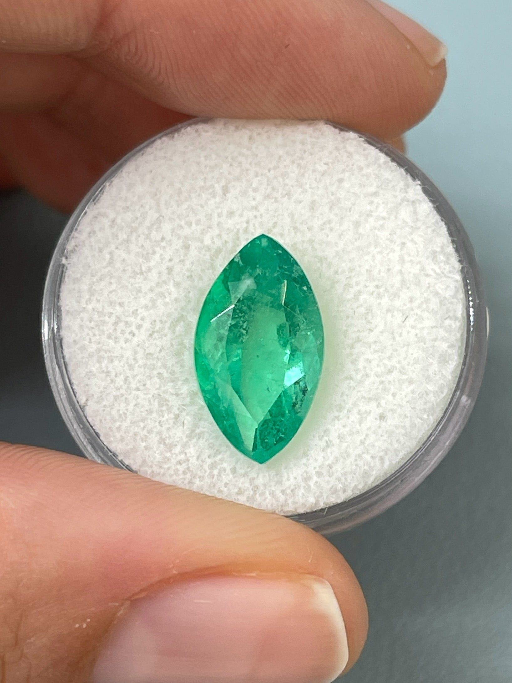 4.31cts 15x9 Natural Colombian Green Emerald Marquise - JR Colombian Emeralds