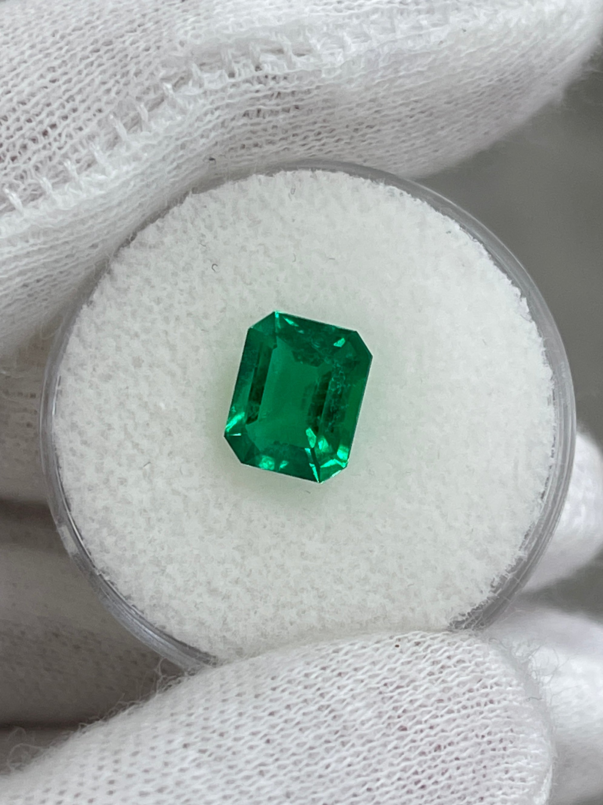 1.82 Carat AAA 9x7 Investment Grade Vivid Green Natural Loose Colombian Emerald- Emerald Cut - JR Colombian Emeralds