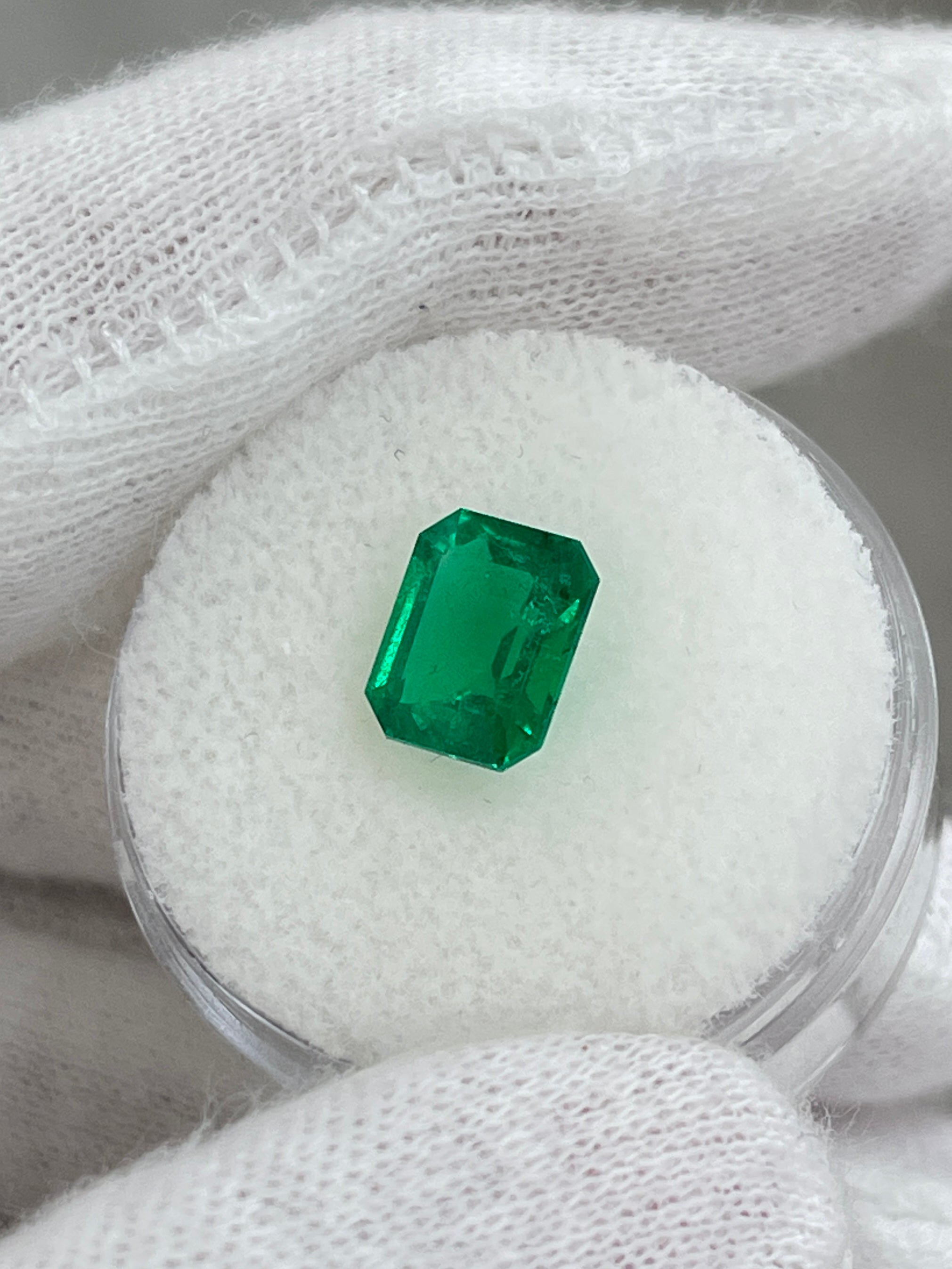 1.82 Carat AAA 9x7 Investment Grade Vivid Green Natural Loose Colombian Emerald- Emerald Cut - JR Colombian Emeralds