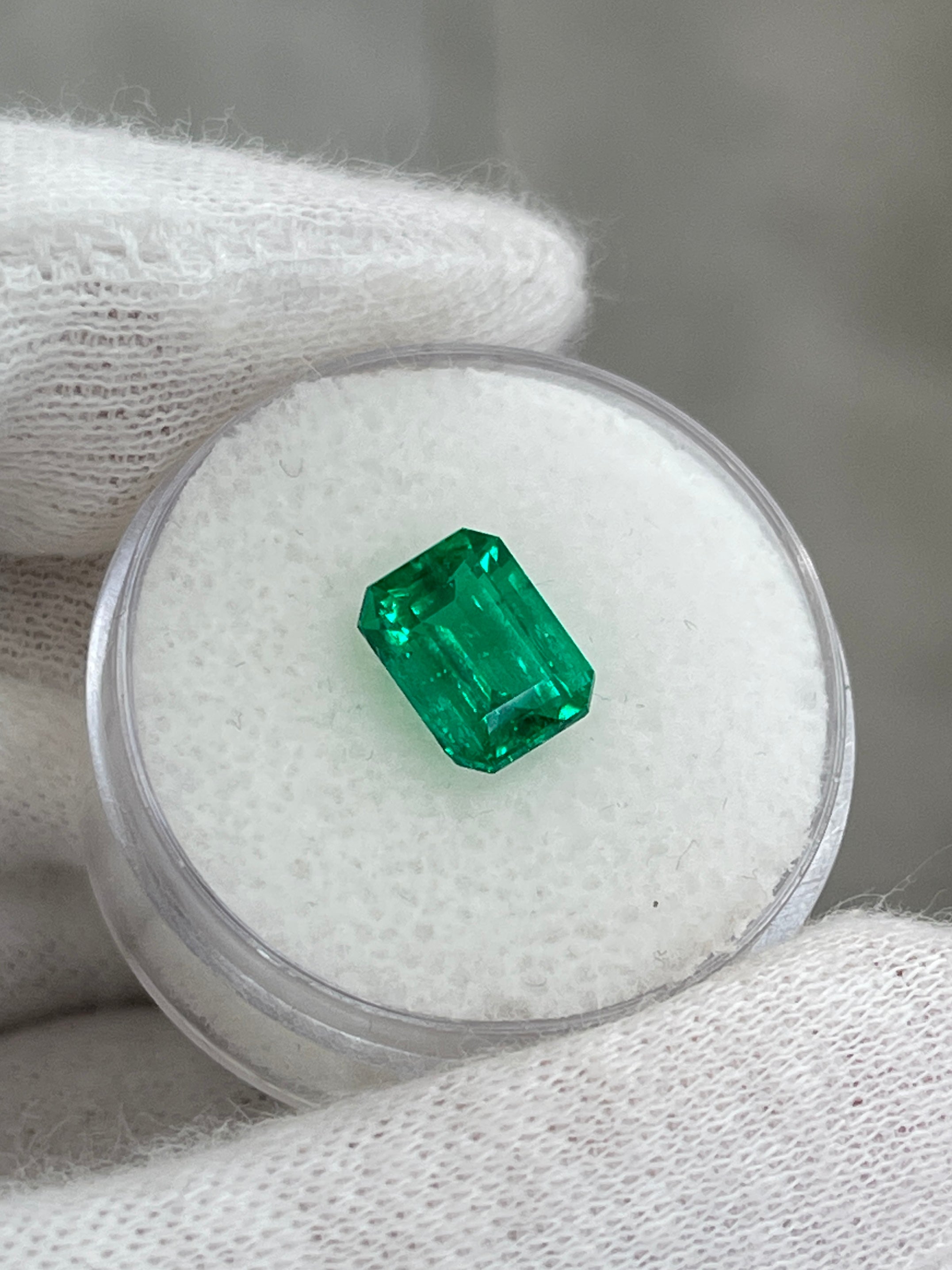 1.85 Carat AAA 8.5x6.5 Minor Oil Vivid Green Natural Loose Colombian Emerald- Emerald Cut - JR Colombian Emeralds