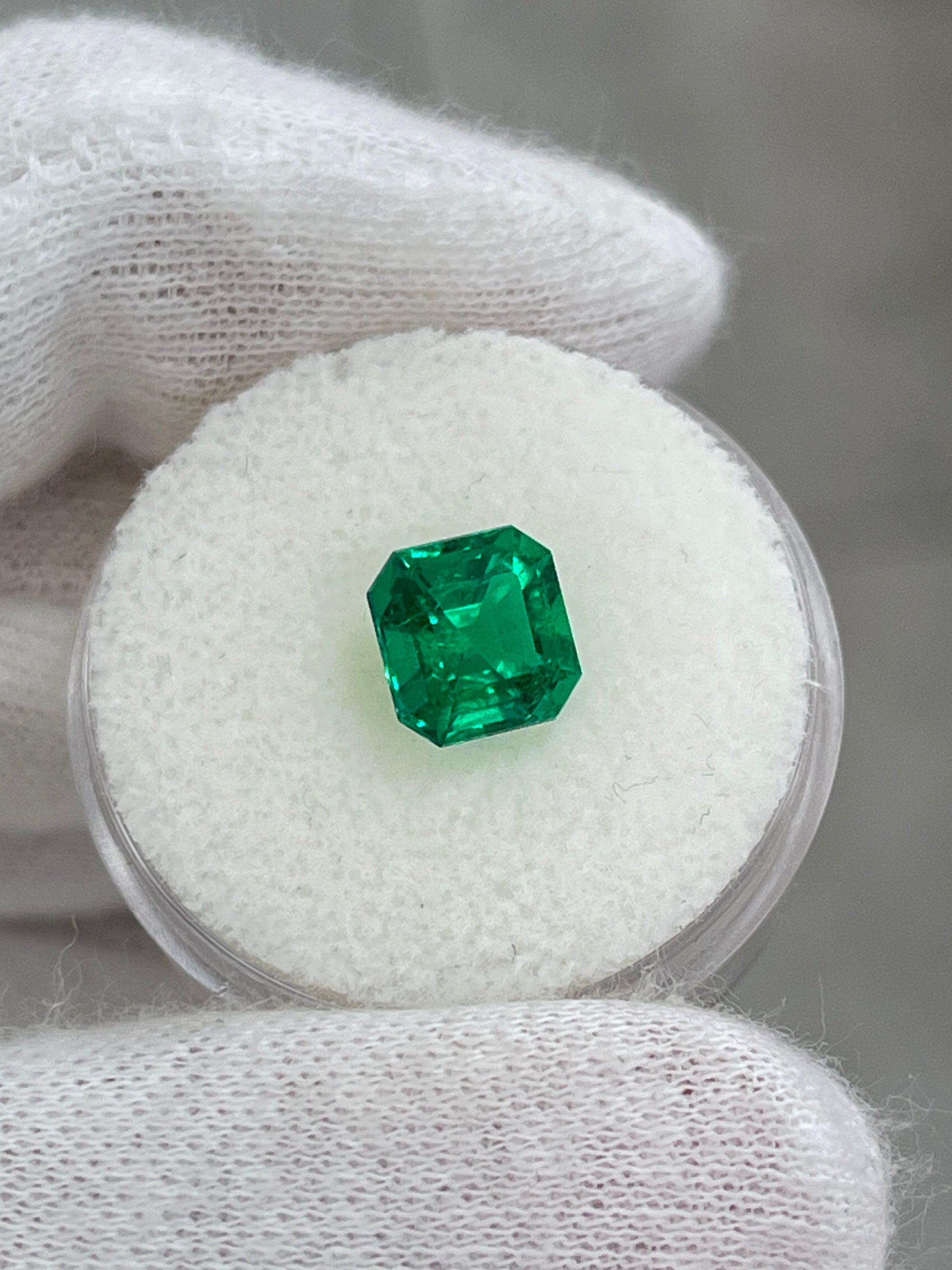 1.93 Carat 7.5x7.3 AAA+ Minor Oil Vivid Natural Loose Colombian Emerald-Asscher Cut - JR Colombian Emeralds