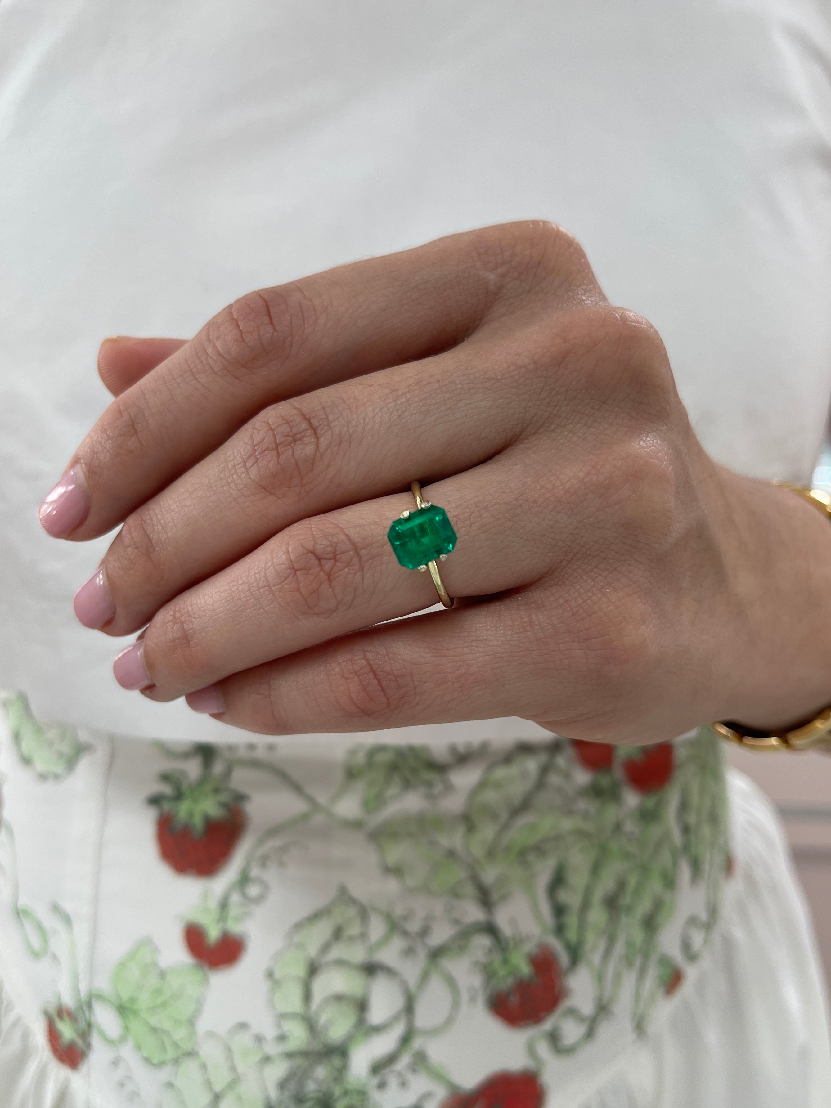 1.98 Carat AAA+ 9x7 Minor Oil Vivid Green Natural Loose Colombian Emerald- Emerald Cut - JR Colombian Emeralds