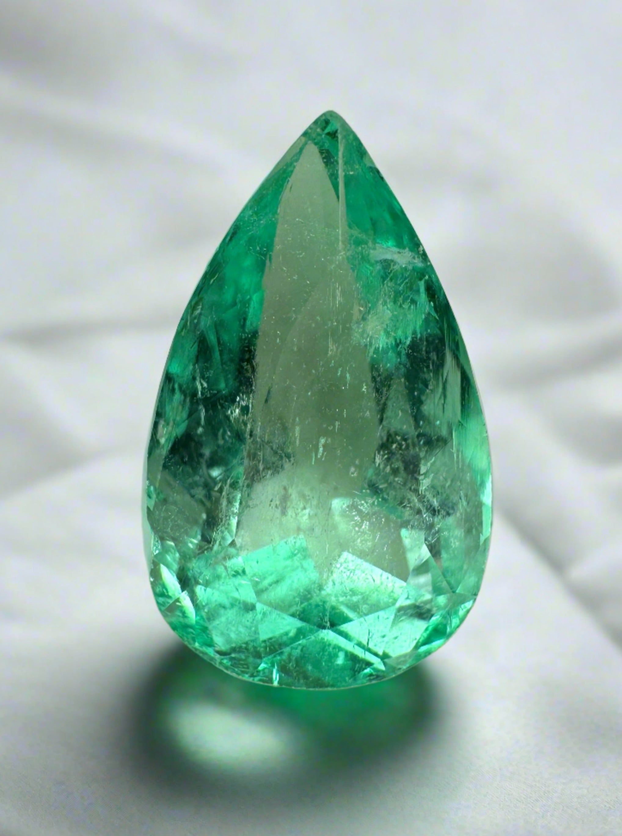 4.09 Carat 13x8 Vibrant Green Natural Loose Colombian Emerald-Pear Cut - JR Colombian Emeralds