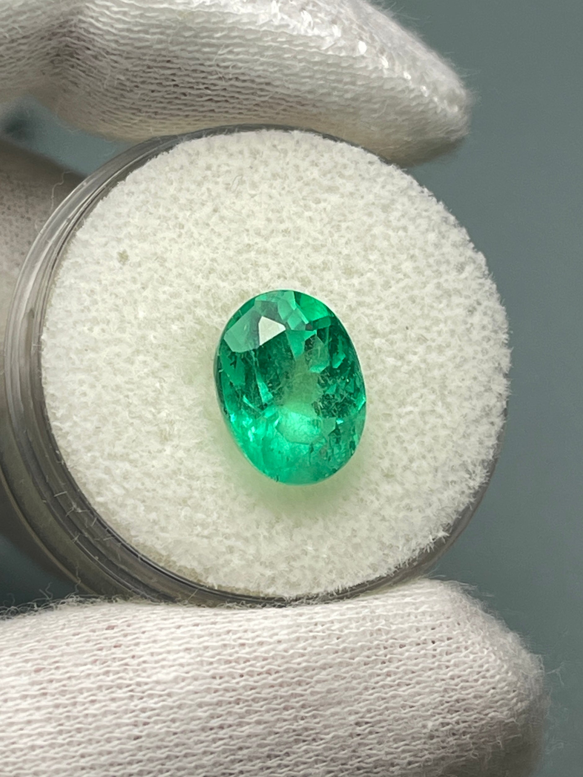 4.03 Carat 11x8 Pure Green Loose Colombian Emerald-Oval Cut