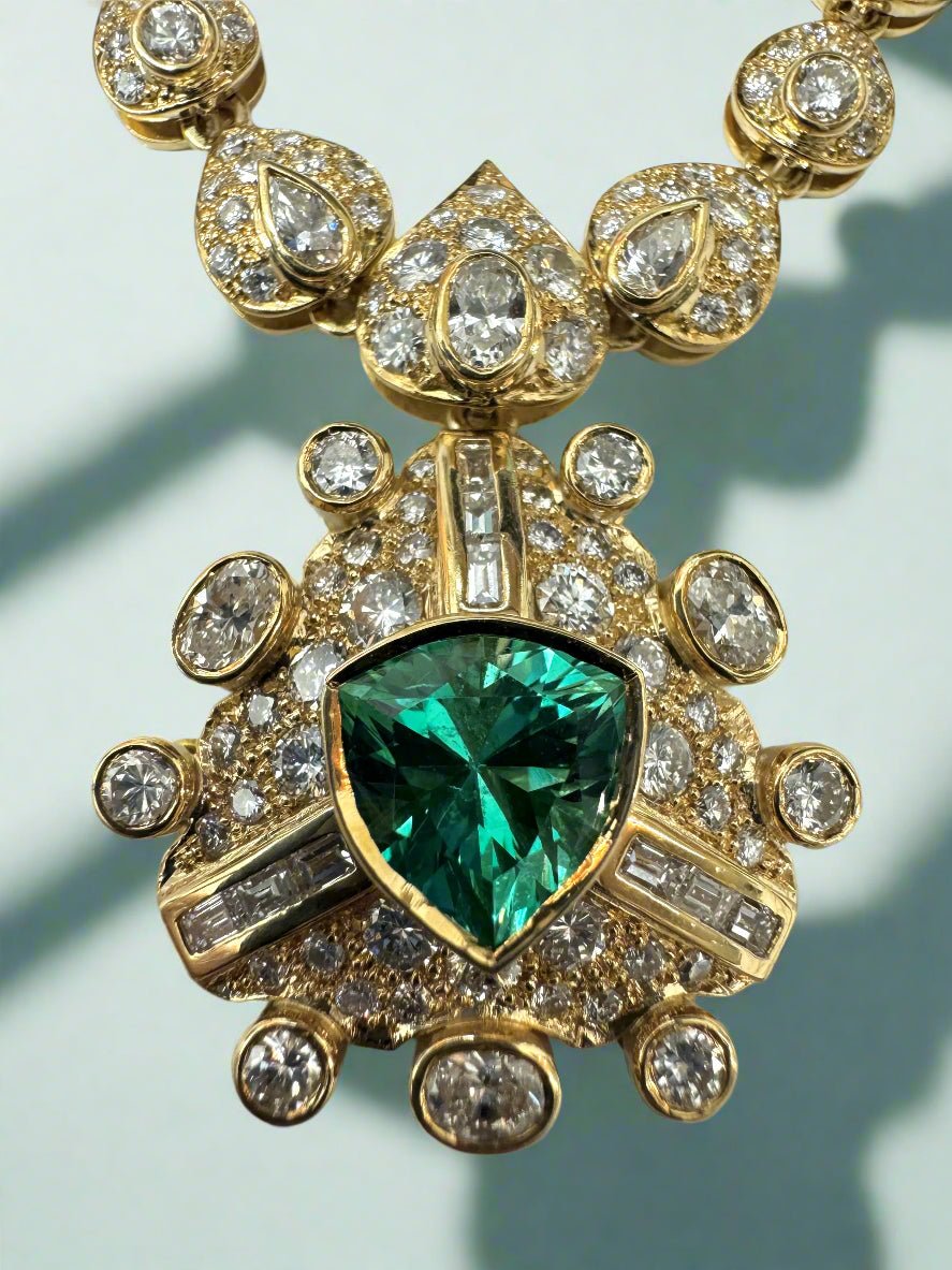 Vintage 1980s Colombian Emerald & Diamond Necklace 18K Gold – 6.28 TCW Trillion-Cut AAA Natural Emerald