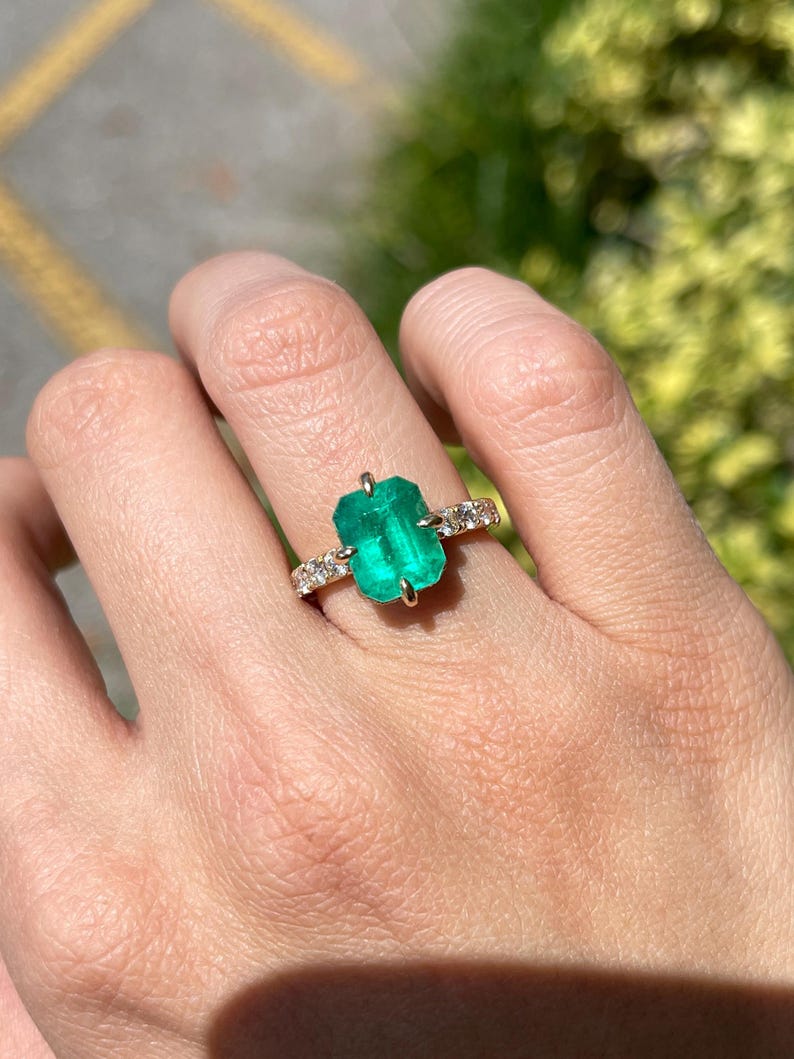 4.43ct Colombian Emerald Engagement Ring Crafted in 18K Gold with Discreet Diamond Halo