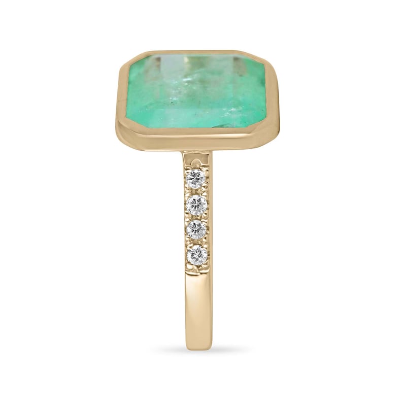 18K Gold Spring Ring with Brilliant Light Green Emerald - 8.04tcw