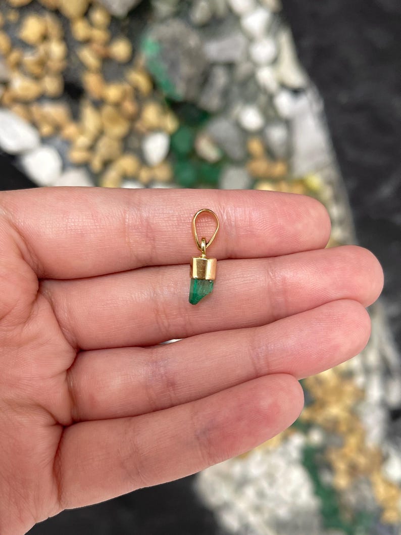 0.92 Carat 18K Vivid Green Rough/Raw Colombian Emerald Pendant - JR Colombian Emeralds