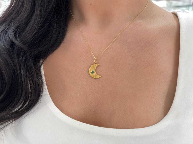 0.20ct 14K Oval Emerald Crescent Moon Pendant with Rippled, Textured Gold - JR Colombian Emeralds
