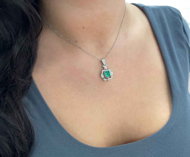 2.50tcw 14K Art Deco Natural Bezel Set Colombian Emerald & Diamond Accent Vintage Emerald Gold Necklace - JR Colombian Emeralds