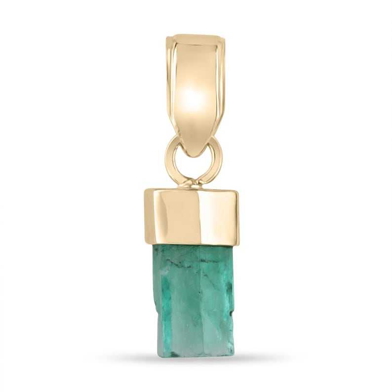 3.11ct 18K yellow gold pendant with natural rough Colombian green emerald