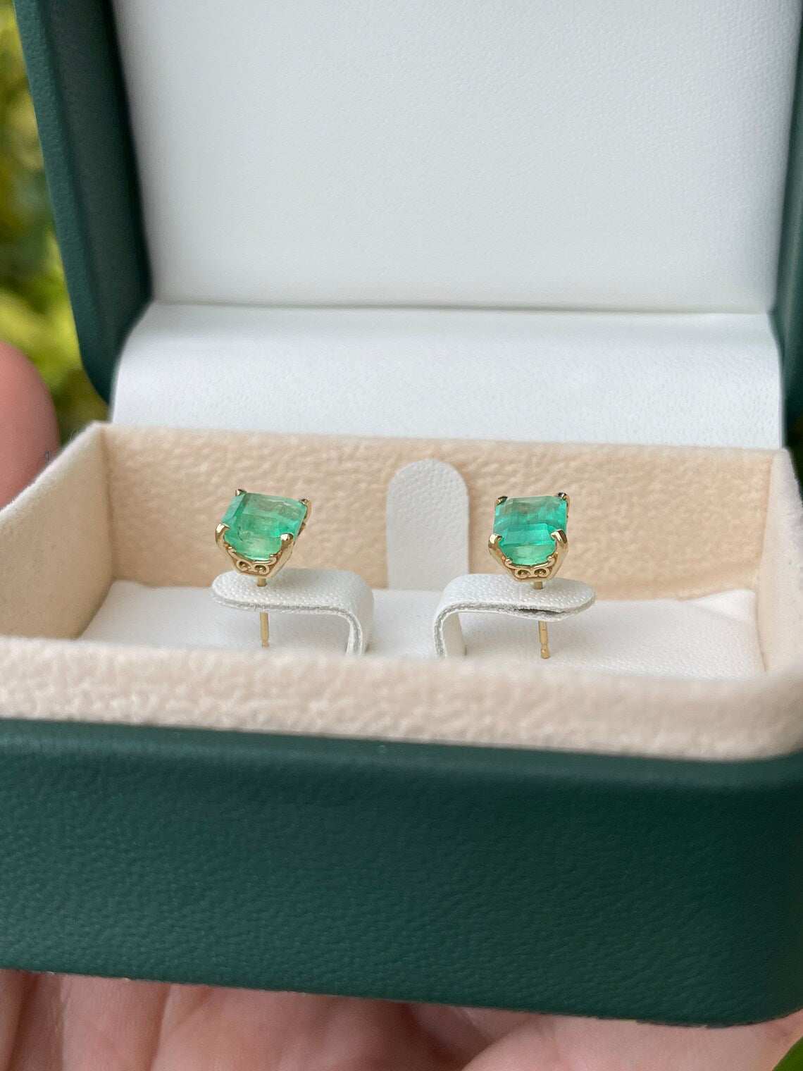 4.0tcw Statement Colombian Emerald Classic Solitaire Stud Earrings 14K - JR Colombian Emeralds