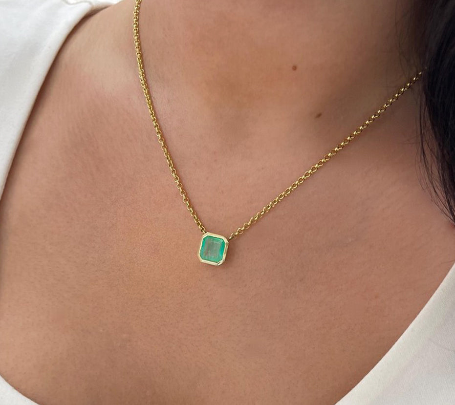 3.22 Carat Natural Colombian Emerald Asscher Cut Bezel Necklace 14K