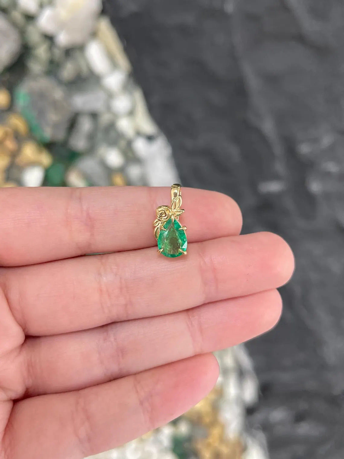 1.25ct Natural Pear Cut Emerald Floral Pendant Necklace for Women