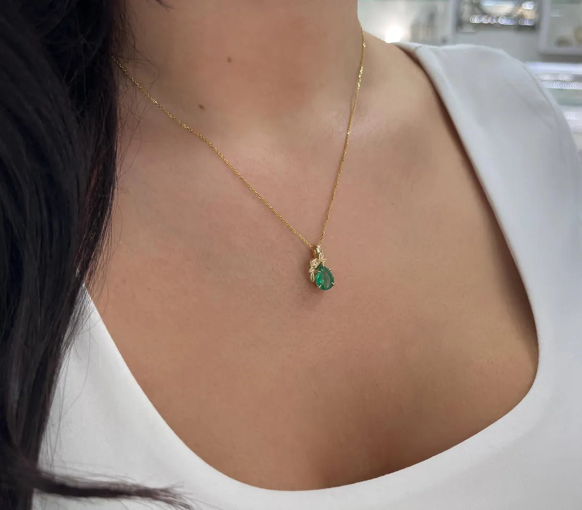 1.25ct Natural Pear Cut Emerald Floral Pendant Necklace for Women