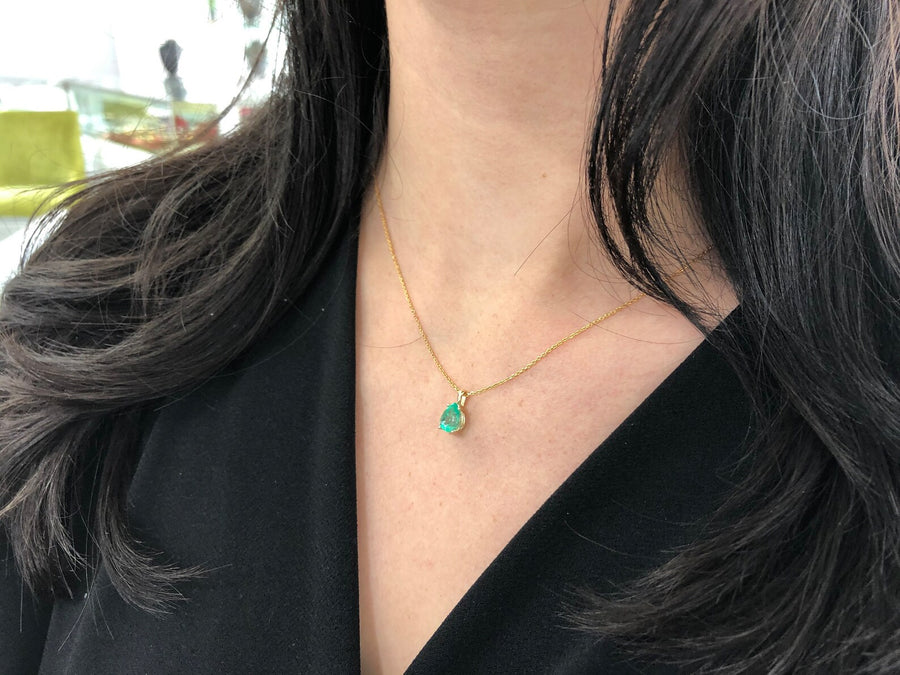 Pear Shape Colombian Emerald 1.50 Carat 4 Prong Solitaire 14K Pendant Necklace