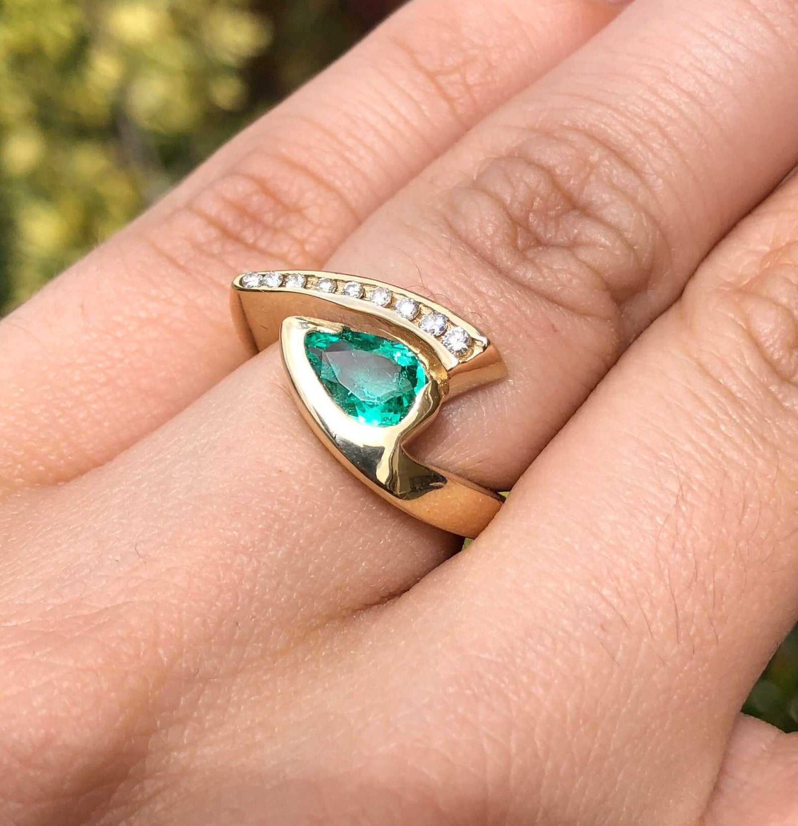 1.49tcw High Quality Pear Shape Genuine Emerald & Diamond Curved Statement Ring 14K Gold