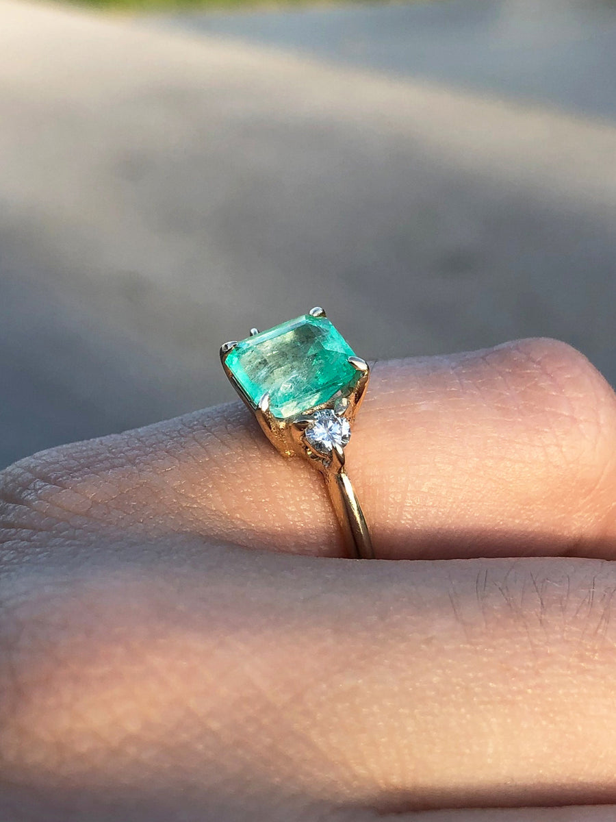 Exceptional 18k yellow gold ring four princess-cut emeralds inside a P –  FJL by Adriana