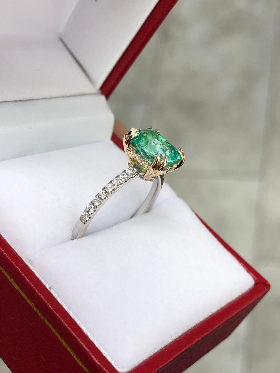 Luxurious Cushion-Cut Emerald and Diamond Accent Ring - 2.30 Total Carat Weight