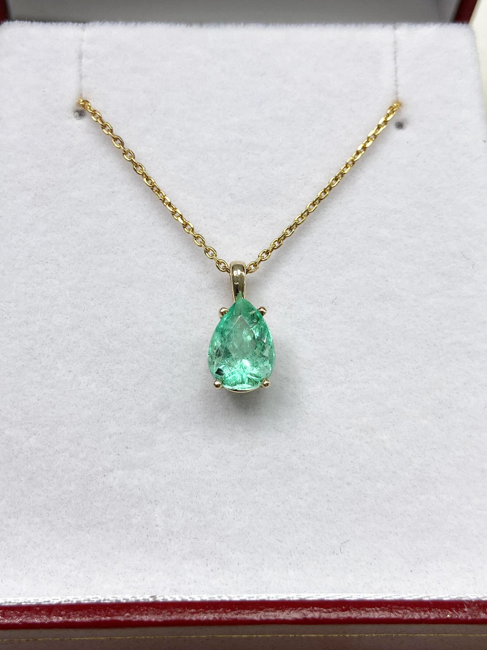 1.50 Carat Colombian Emerald Pear 4 Prong Solitaire Pendant With Chain 14K