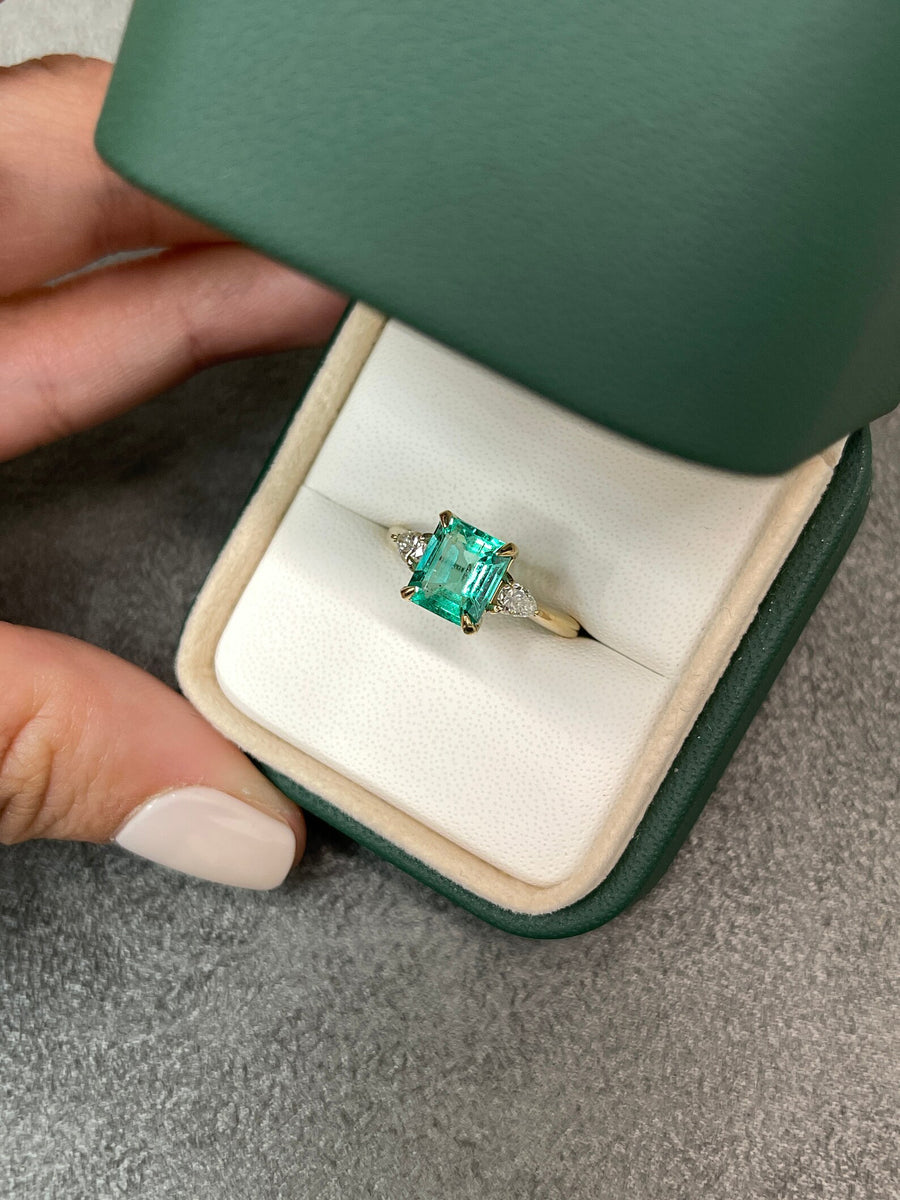 Captivating Asscher, Emerald & Pear Ring - 14K Elegance