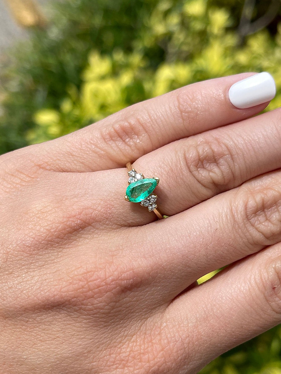 Exquisite 1.30tcw Emerald & Diamond Pear Shape V-Prong Accent Ring - Elegant 14K Gold Setting