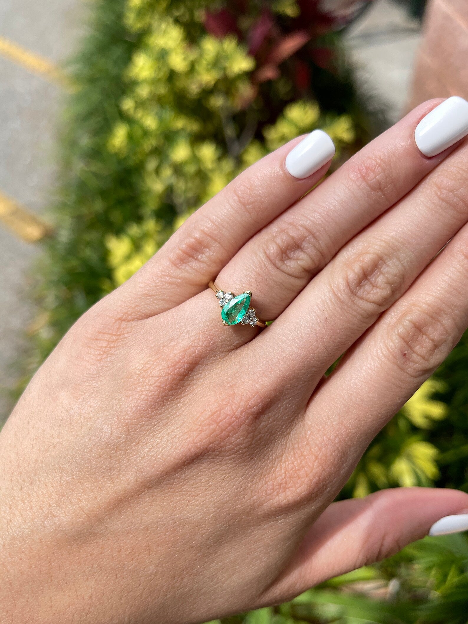 Celebrate Brilliance: 14K Gold Ring Featuring 1.30tcw Emerald & Diamond Pear Shape with V-Prong Accent