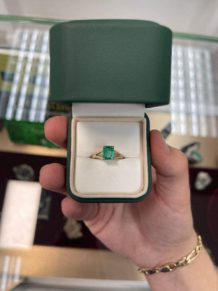 Genuine Emerald Cut 1.36 carat Vivid Green Solitaire Split Shank Gold anniversary Ring 14K