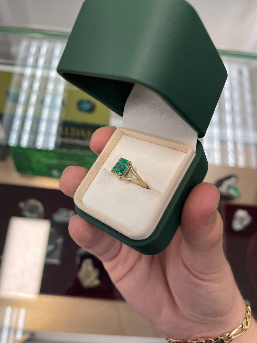 Genuine Emerald Cut 1.36 carat Vivid Green Solitaire Split Shank Gold engagement Ring 14K