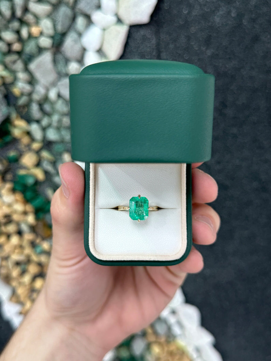 Elegant 3.81 Carat Colombian Emerald Solitaire Ring in 14K Gold for Engagement