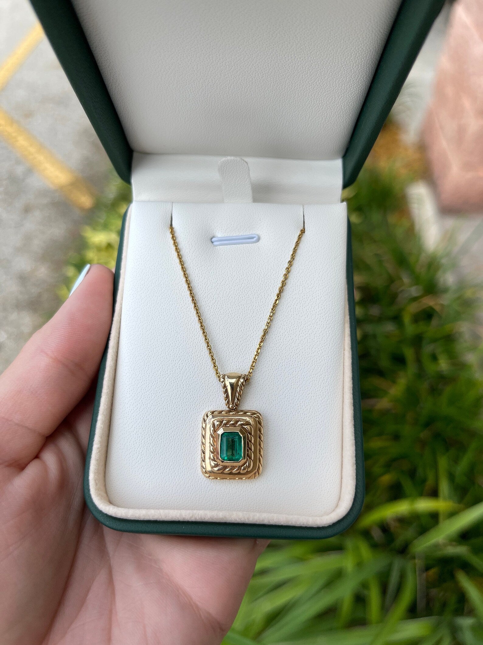 1.50tcw AAA+ Woven Bezel Colombian Emerald Solitaire Necklace 14K - JR Colombian Emeralds