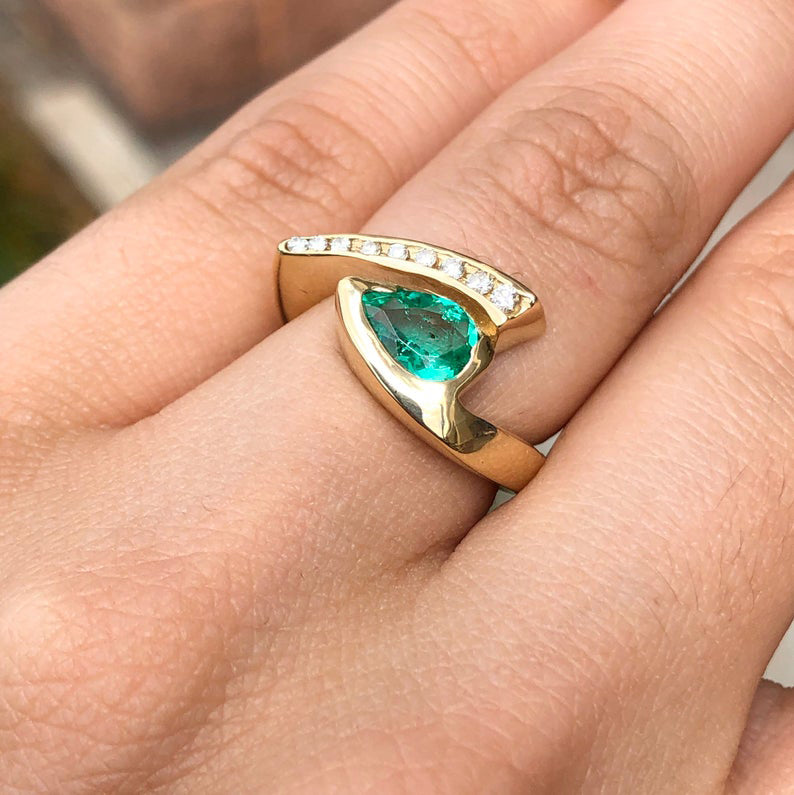1.49tcw High Quality Pear Shape Real Emerald & Diamond Curved Statement Ring 14K