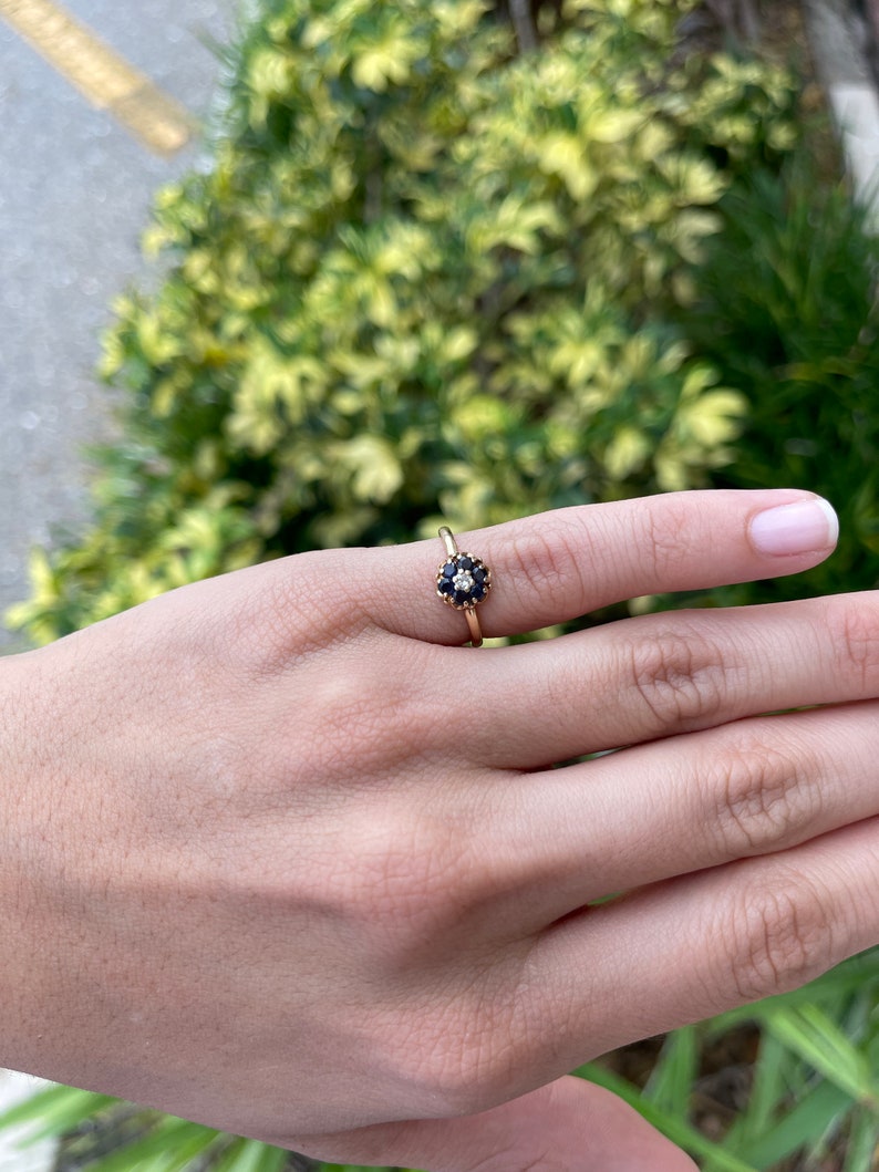 14K Yellow Gold Antique Cocktail Ring with 0.32tcw Sapphire and Diamond Detailing