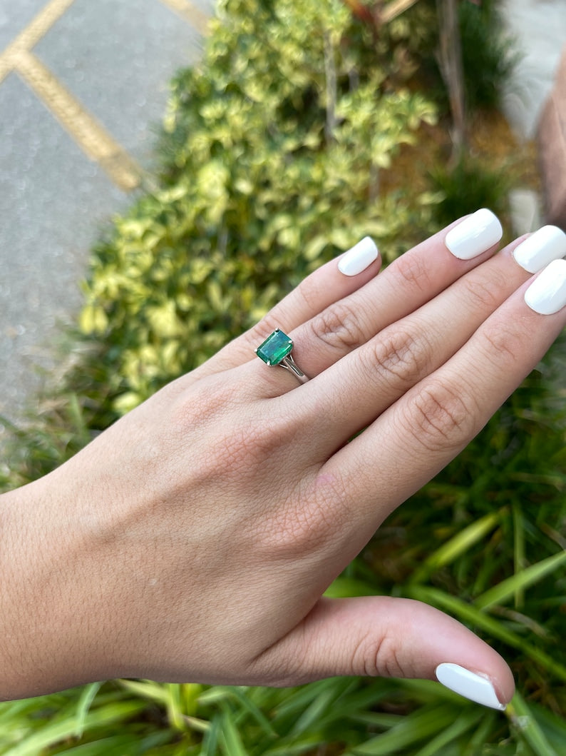 Vivid Alpine Green 2.65ct Platinum Engagement Ring: A Unique Gem