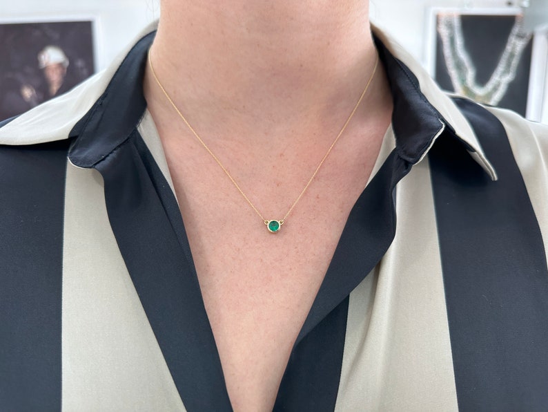 0.42ct 18K AAA Quality Rich Green Necklace