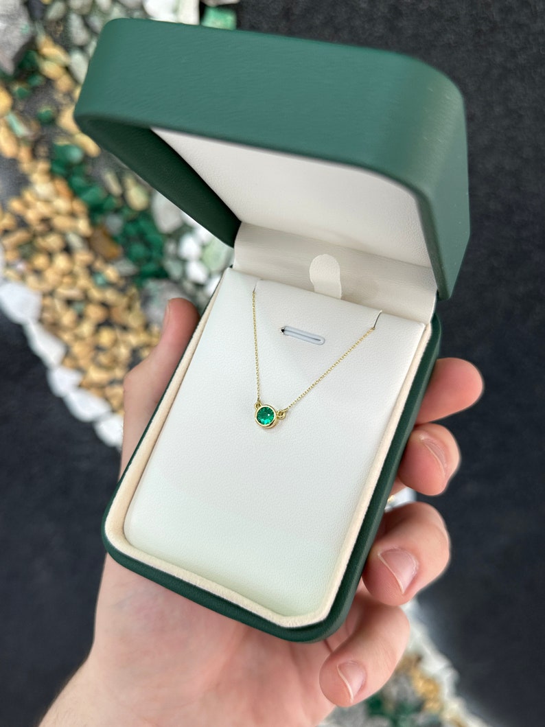 0.42ct 18K AAA Quality Rich Green Round Cut Emerald Necklace