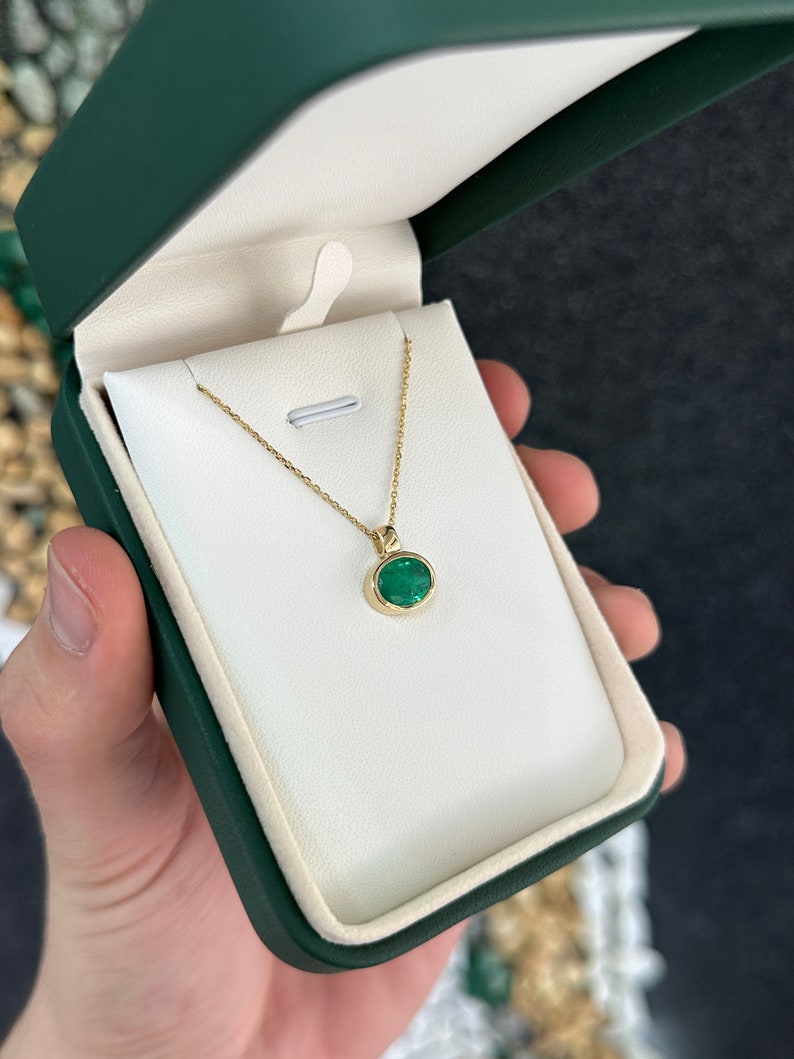 2.20ct 14K Gold Natural Rich Dark Green Oval Cut Solitaire Pendant Necklace - JR Colombian Emeralds