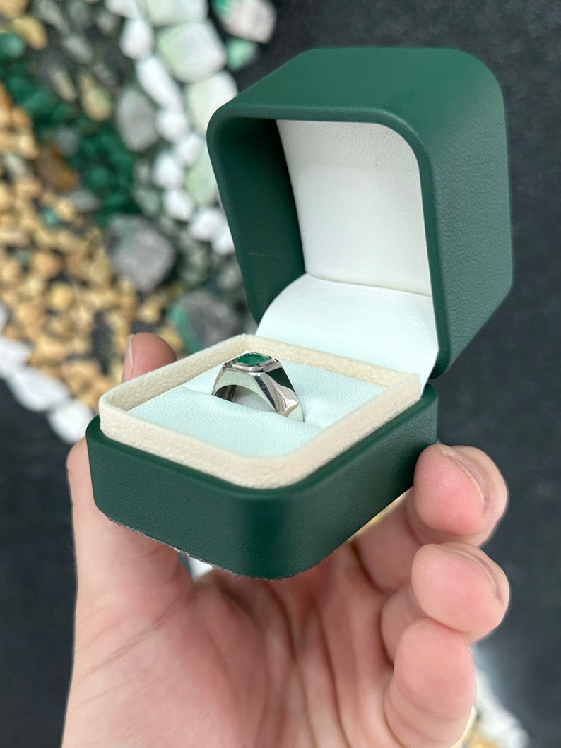 0.90ct SS Vivid Medium Green Emerald Pinky Men's Ring - JR Colombian Emeralds