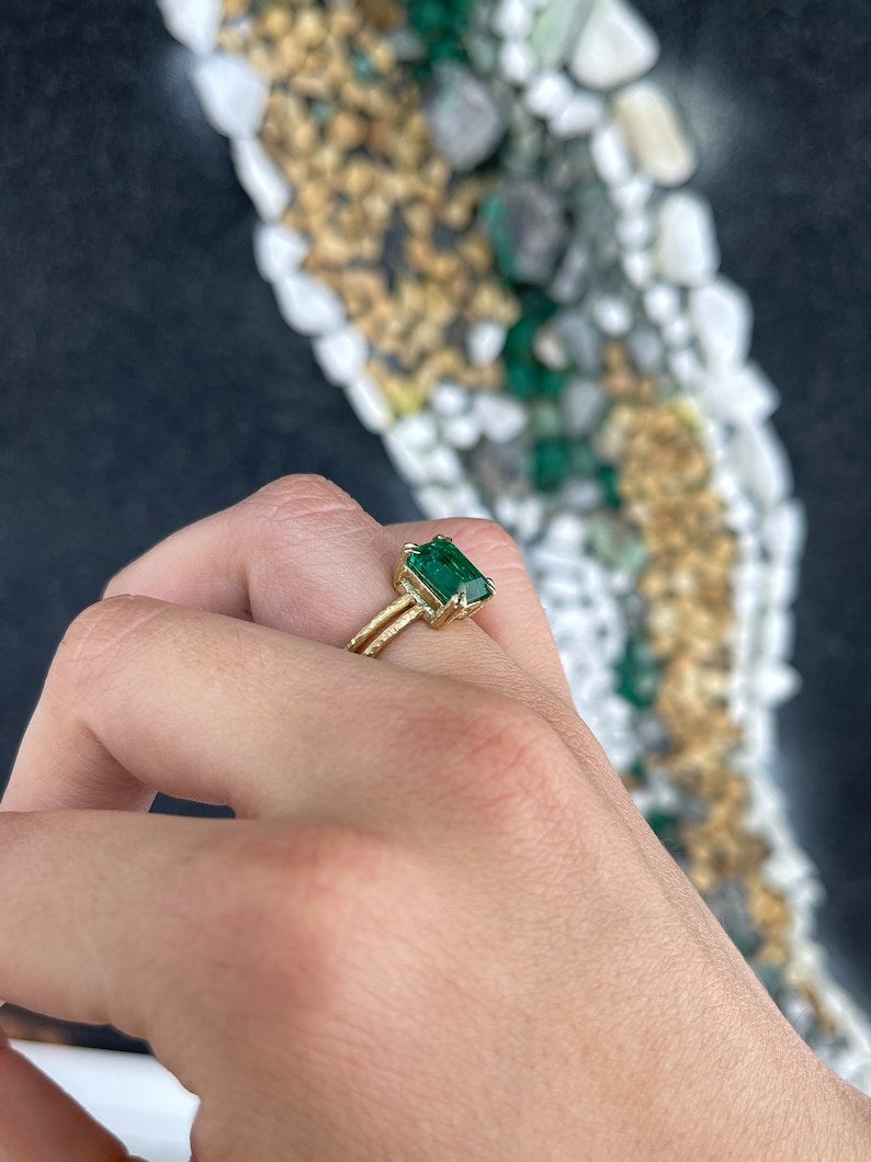 3.43ct 14K Gold Earth Mined Hammered Finish Emerald Split Shank Solitaire Ring - JR Colombian Emeralds